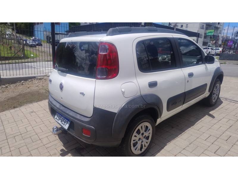 FIAT - UNO - 2011/2012 - Branca - R$ 35.999,00