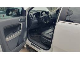 FORD - RANGER - 2013/2014 - Branca - R$ 119.999,00