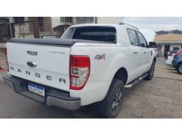 FORD - RANGER - 2013/2014 - Branca - R$ 119.999,00