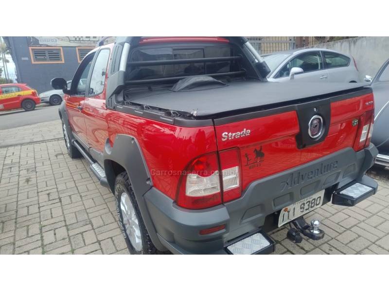 FIAT - STRADA - 2012/2013 - Vermelha - R$ 57.999,00