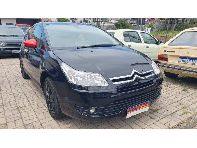 CITROËN - C4 - 2013/2014 - Preta - R$ 38.999,00