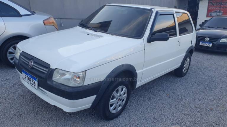 FIAT - UNO - 2009/2010 - Branca - R$ 23.900,00