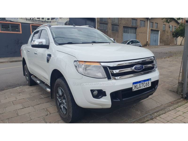 FORD - RANGER - 2013/2014 - Branca - R$ 119.999,00