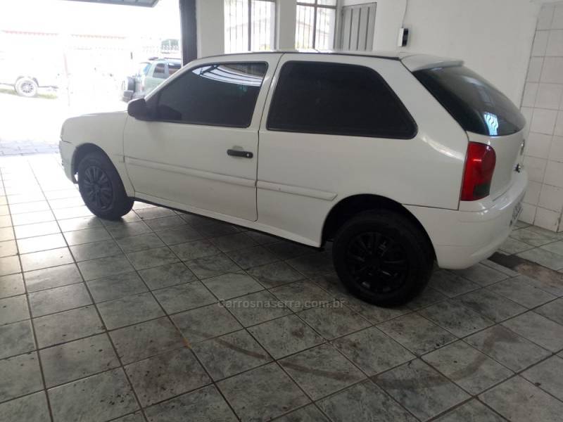 VOLKSWAGEN - GOL - 2005/2006 - Branca - R$ 15.999,00
