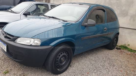 CHEVROLET - CELTA - 2001/2001 - Verde - R$ 15.999,00