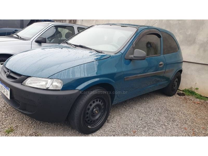 CHEVROLET - CELTA - 2001/2001 - Verde - R$ 15.999,00