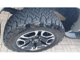 TOYOTA - HILUX - 2025/2025 - Prata - R$ 369.999,00