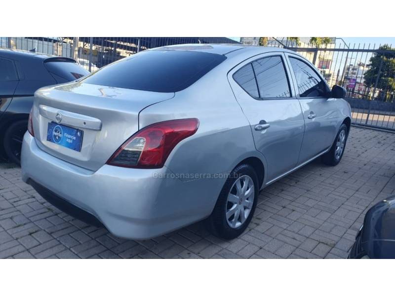 NISSAN - VERSA - 2019/2019 - Prata - R$ 49.999,00