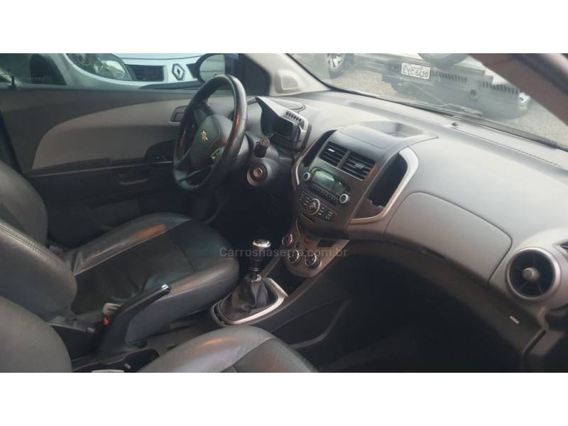 CHEVROLET - SONIC - 2012/2013 - Azul - R$ 42.999,00