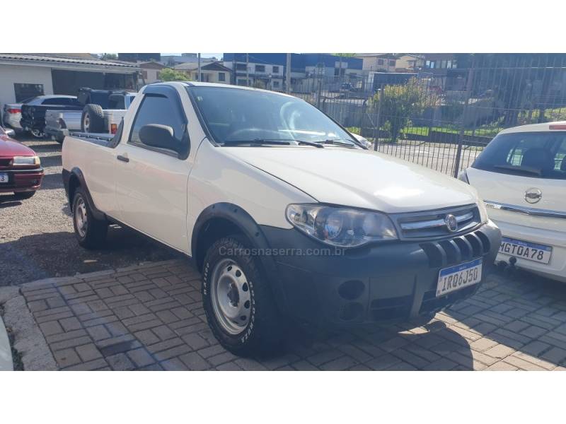 FIAT - STRADA - 2011/2011 - Branca - R$ 35.999,00