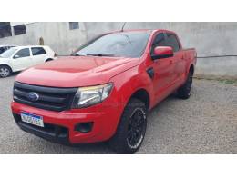 FORD - RANGER - 2013/2014 - Vermelha - R$ 89.999,00