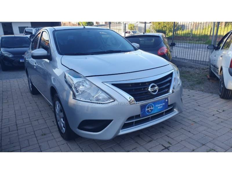 NISSAN - VERSA - 2019/2019 - Prata - R$ 49.999,00