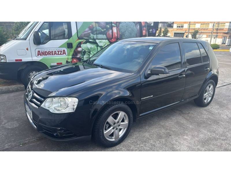 VOLKSWAGEN - GOLF - 2009/2010 - Preta - R$ 49.999,00