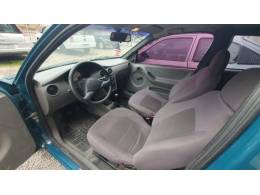 CHEVROLET - CELTA - 2001/2001 - Verde - R$ 15.999,00