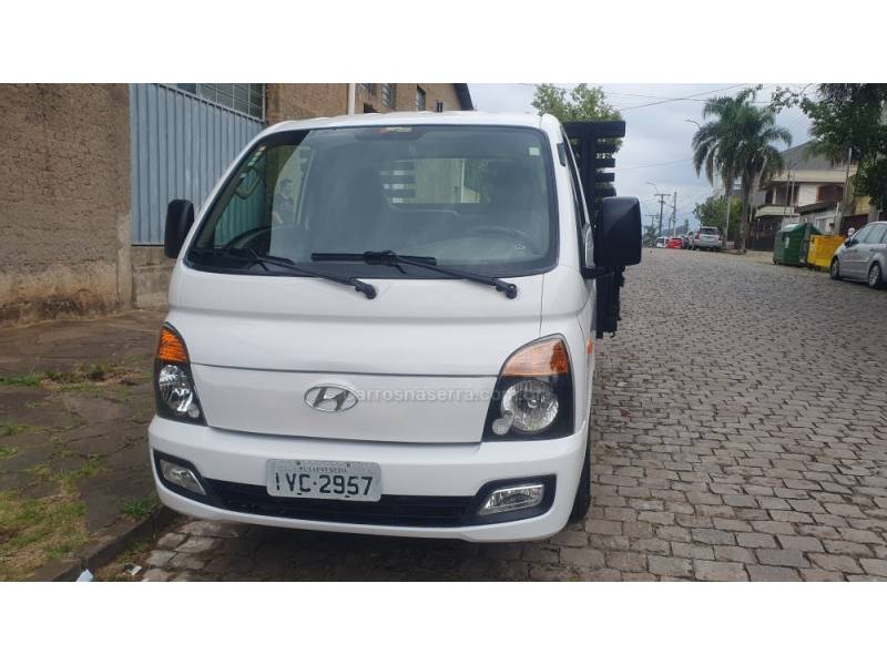 HYUNDAI - HR - 2013/2014 - Branca - R$ 89.999,00