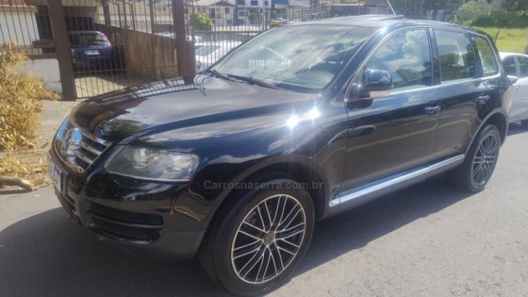 VOLKSWAGEN - TOUAREG - 2006/2006 - Prata - R$ 49.999,00