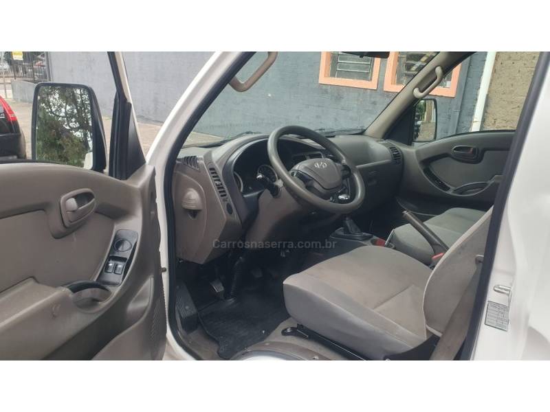 HYUNDAI - HR - 2013/2014 - Branca - R$ 89.999,00