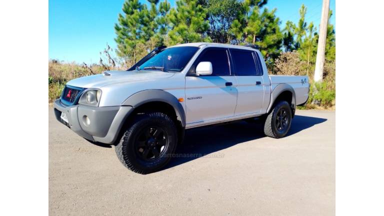 MITSUBISHI - L200 OUTDOOR - 2009/2010 - Prata - R$ 64.999,00