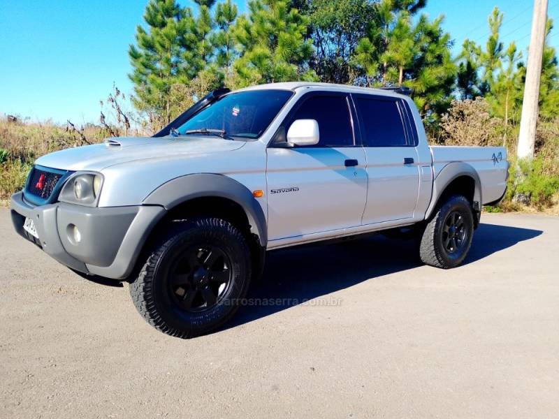 MITSUBISHI - L200 OUTDOOR - 2009/2010 - Prata - R$ 64.999,00