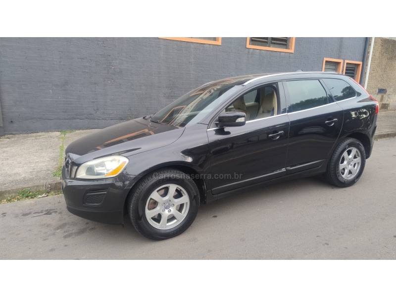 VOLVO - XC60 - 2011/2011 - Preta - R$ 55.999,00