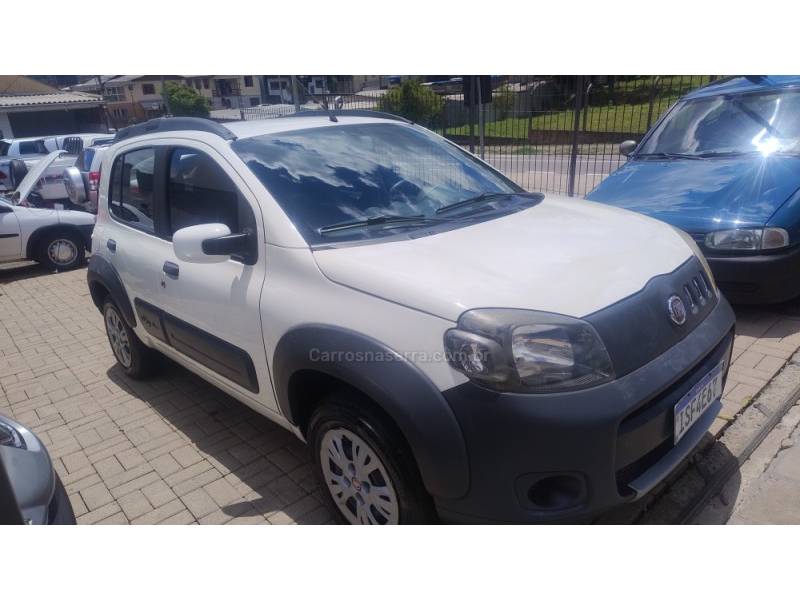 FIAT - UNO - 2011/2012 - Branca - R$ 35.999,00