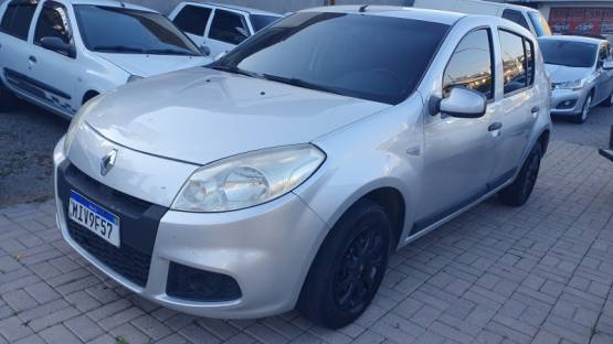 RENAULT - SANDERO - 2011/2012 - Prata - R$ 32.999,00