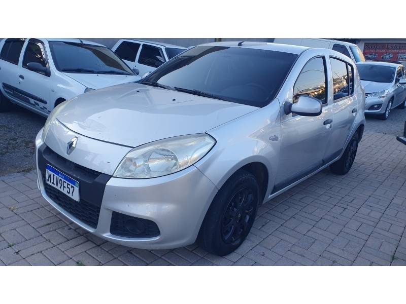 RENAULT - SANDERO - 2011/2012 - Prata - R$ 32.999,00