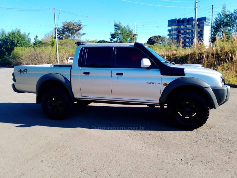 MITSUBISHI - L200 OUTDOOR - 2009/2010 - Prata - R$ 64.999,00