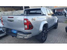 TOYOTA - HILUX - 2025/2025 - Prata - R$ 369.999,00