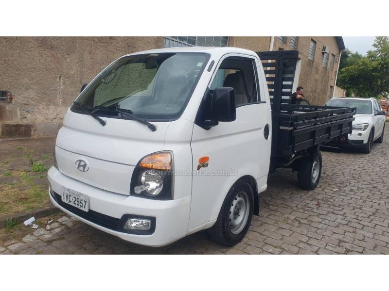 HYUNDAI - HR - 2013/2014 - Branca - R$ 89.999,00