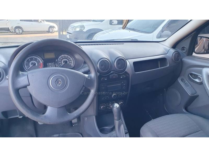 RENAULT - SANDERO - 2011/2012 - Prata - R$ 32.999,00