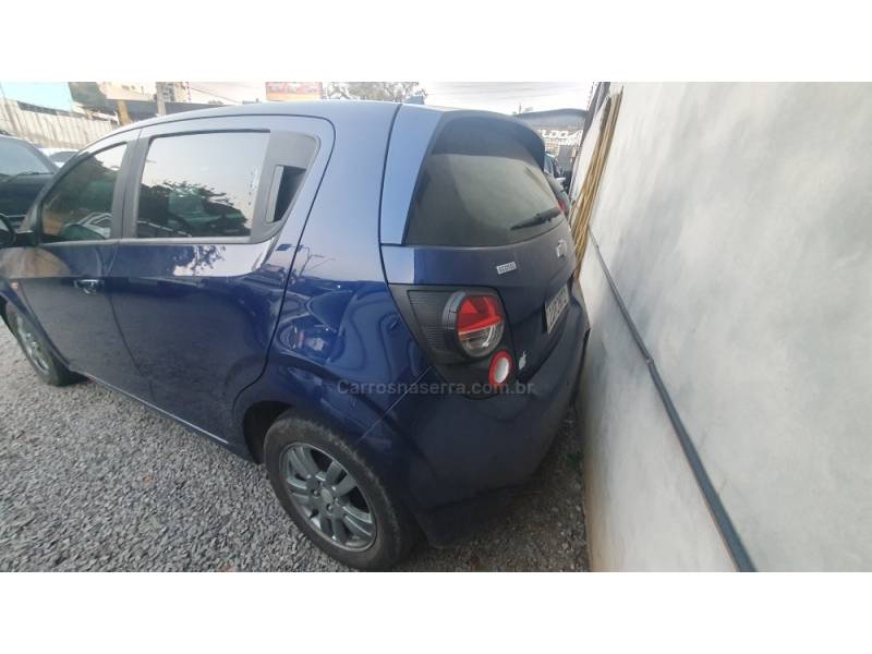 CHEVROLET - SONIC - 2012/2013 - Azul - R$ 42.999,00